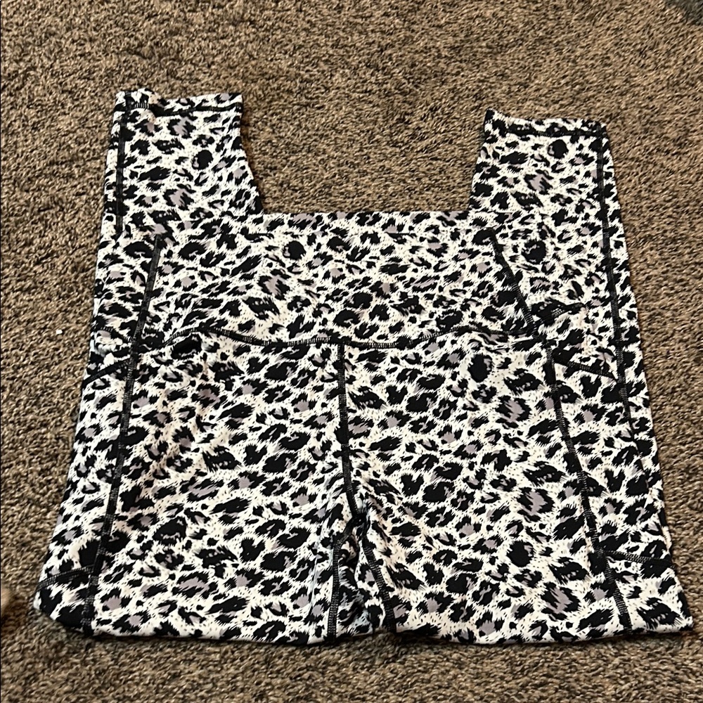 ZYIA Black and White Leopard Print Activewear